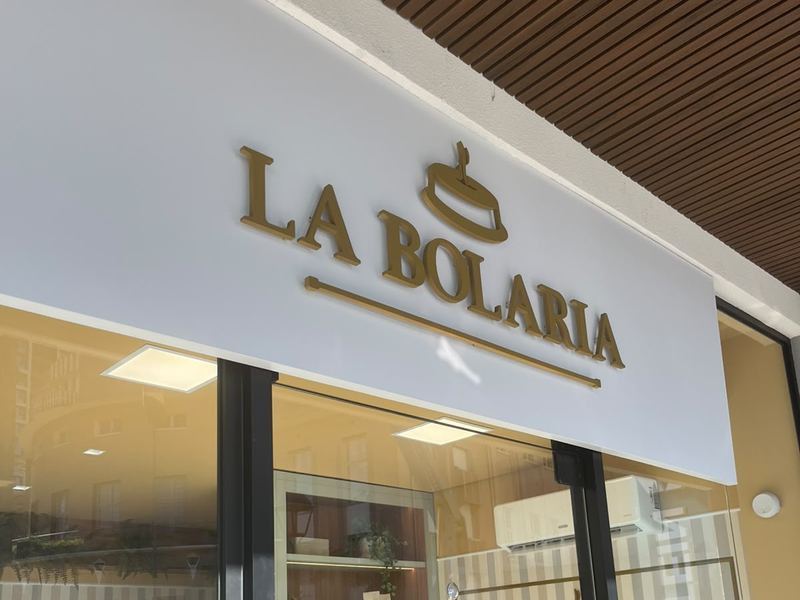 Letra caixa da La Bolaria